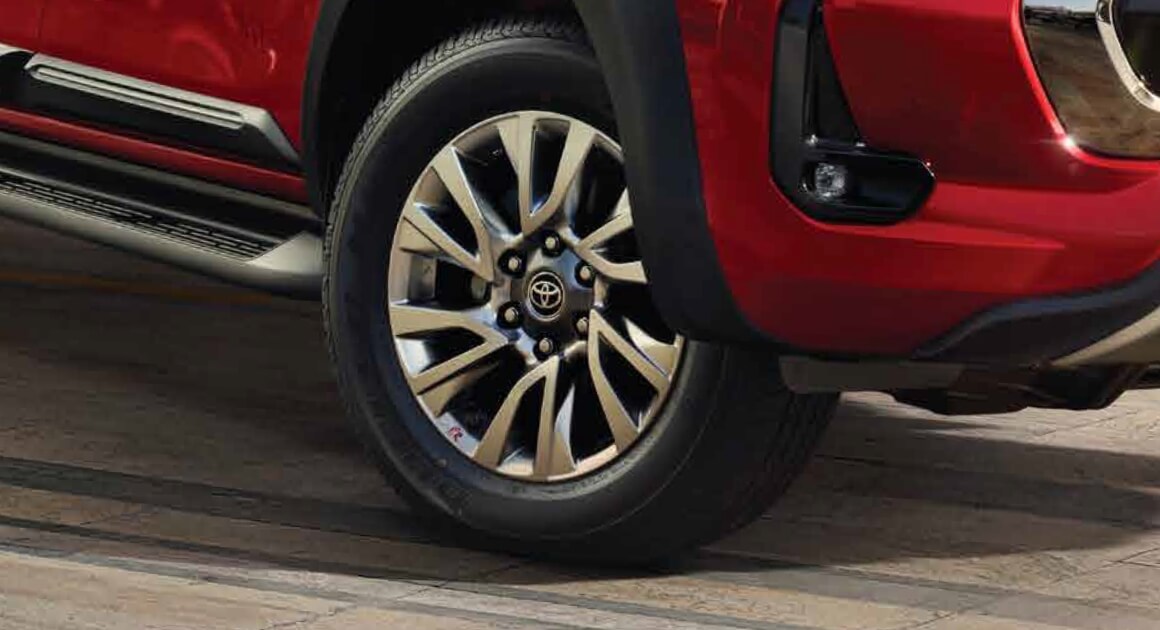 Toyota Hliux   Super Chrome Alloy Wheel Design 