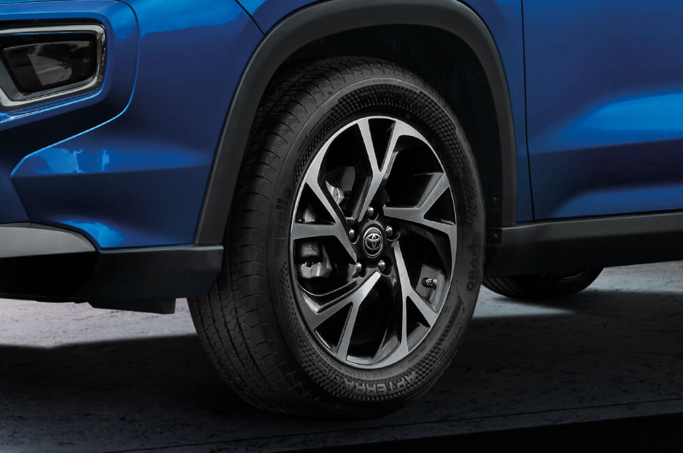 Toyota Urban Cruiser Hyryder sleek & dynamic r-17 alloy wheel