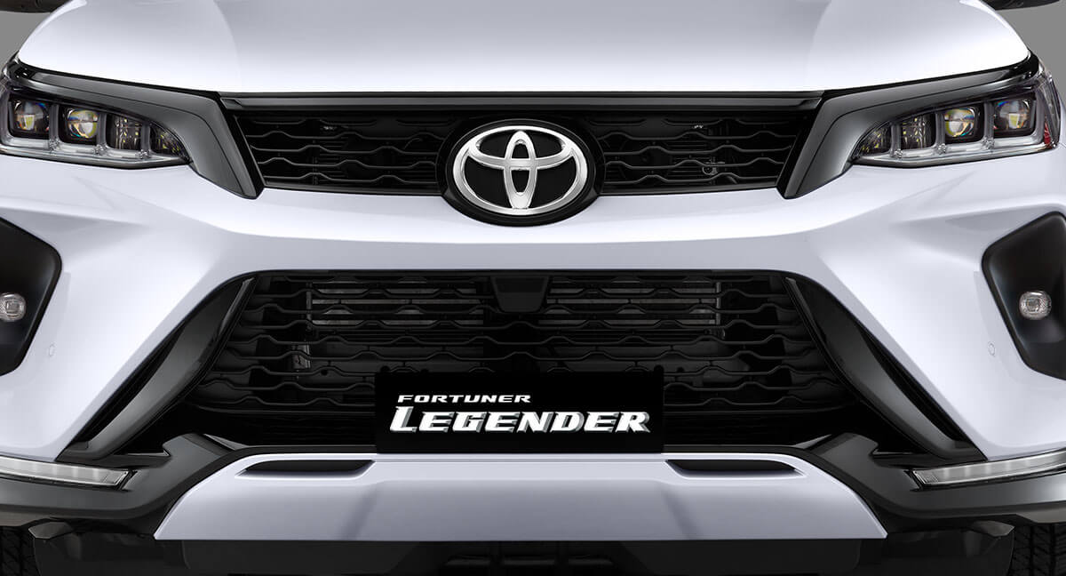 Toyota Legender     Grille with Catamaran Style Front 